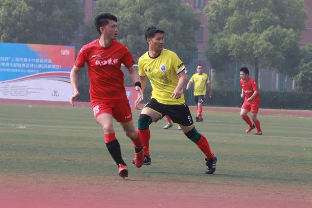 库里缺阵戴维斯12+10 勇士大胜活塞豪取4连胜